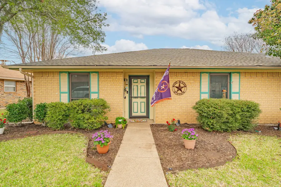 401 Meadow Ridge Drive, Cedar Hill, TX 75104 - #2