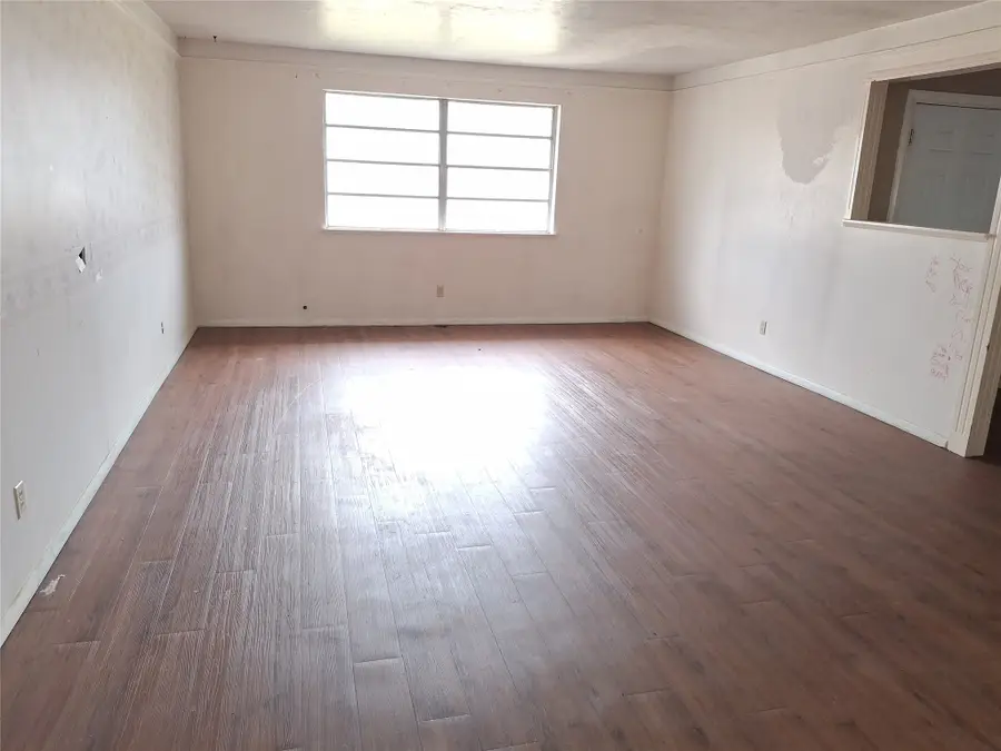 7232 Brooks Avenue, Richland Hills, TX 76118 - #3