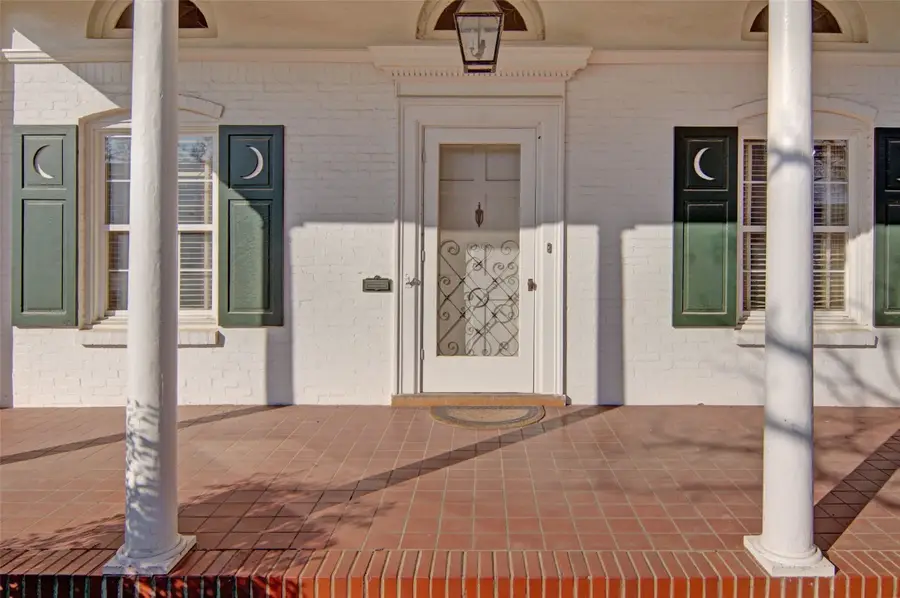 808 Elm Street, Graham, TX 76450 - #3