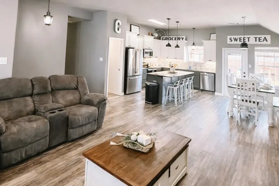 135 Kiowa Drive, Greenville, TX 75402 - #2