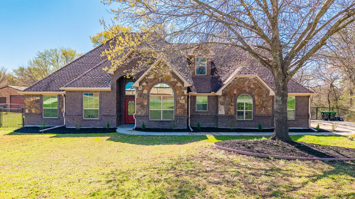 108 Winding Way, Azle, TX 76020 - #1