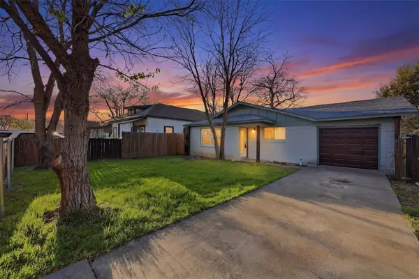 1044 E Cantey Street, Fort Worth, TX 76104