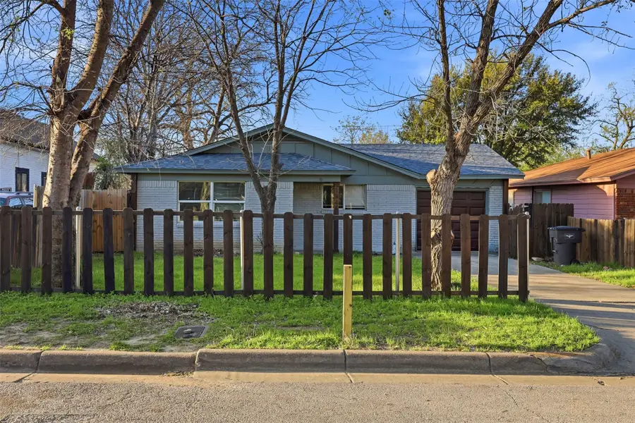 1044 E Cantey Street, Fort Worth, TX 76104 - #3