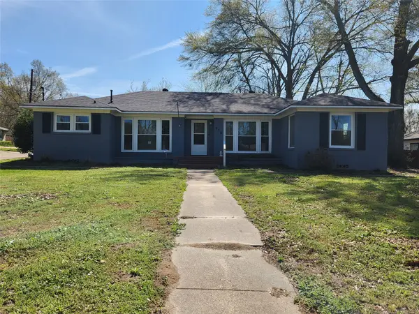 319 E Hubbard Street, Lindale, TX 75771