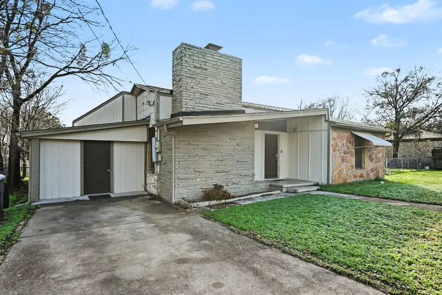 108 N Cherry Lane, Granbury, TX 76048 - #2