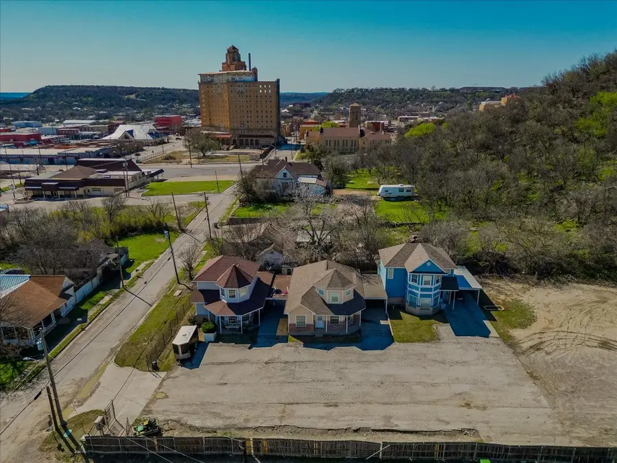 517 NE 1st Street, Mineral Wells, TX 76067 - #3