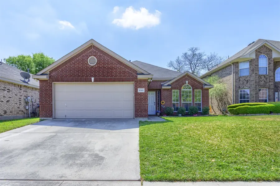 5741 Starboardway Drive, Fort Worth, TX 76135 - #2