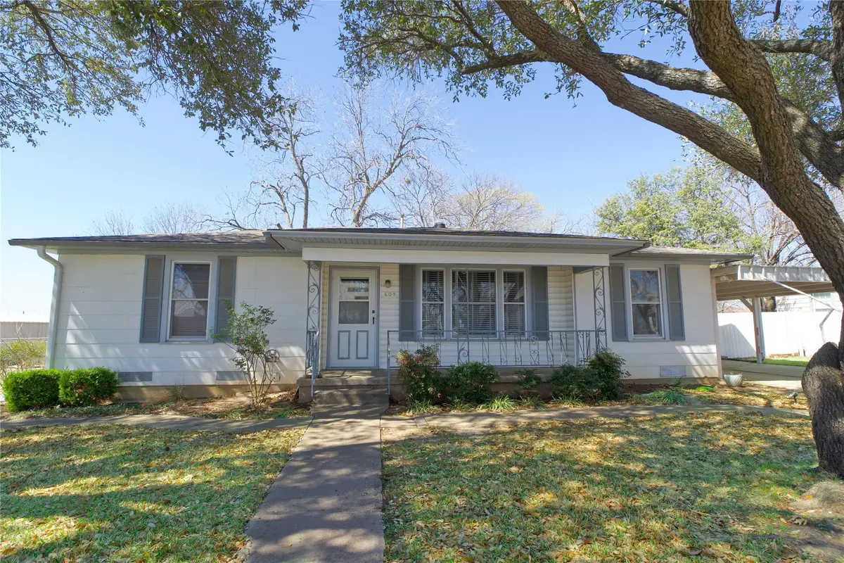 609 Cedar Street, Muenster, TX 76252 - #1
