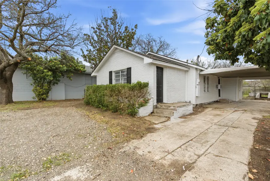 1102 E Washington Street, Stephenville, TX 76401 - #2