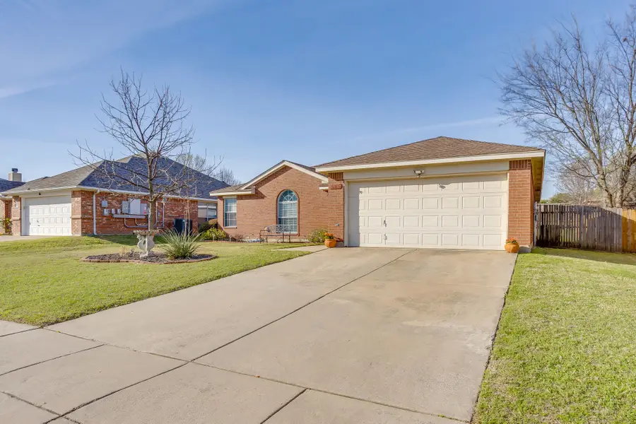 625 Creekview Drive, Burleson, TX 76028 - #3