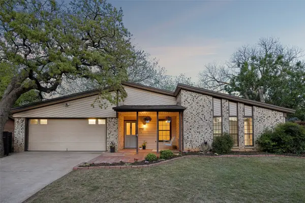 7716 Chasewood Drive, North Richland Hills, TX 76182