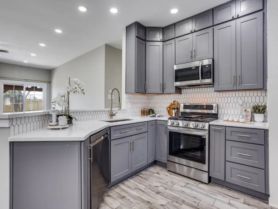 220 Peach Tree Drive, Murphy, TX 75094 - #2