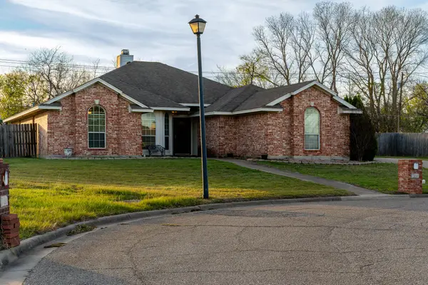 124 Topaz Circle, Hewitt, TX 76643