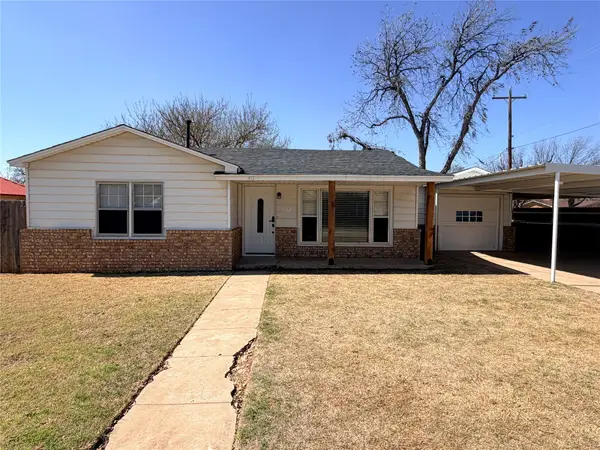 411 N River Street, Seymour, TX 76380