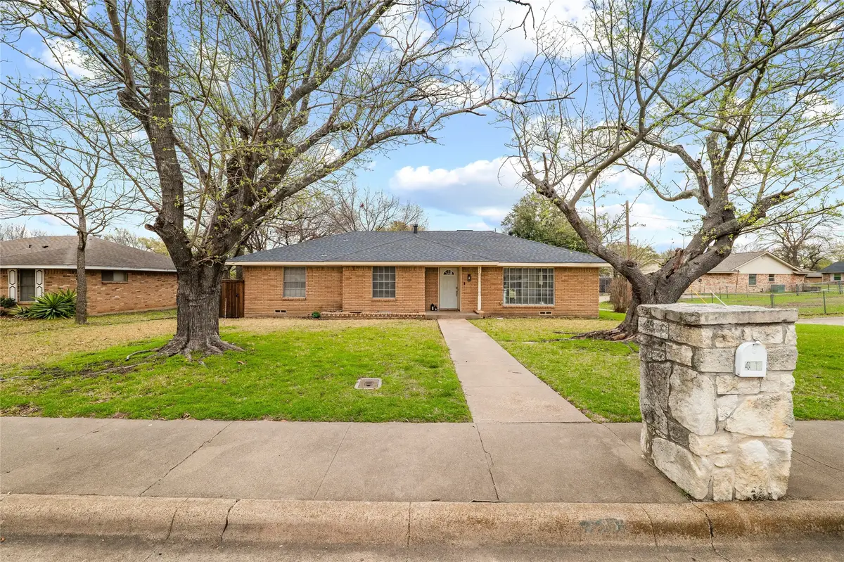 422 Brookview Drive, Desoto, TX 75115 - #1