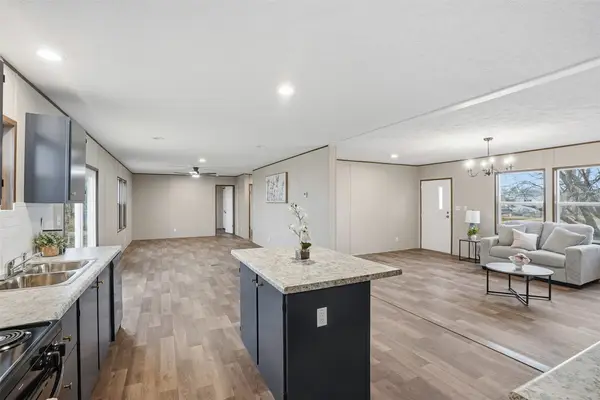 4600 Thompson Avenue, Grandview, TX 76050