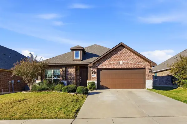 402 Shirley Drive, Alvarado, TX 76009