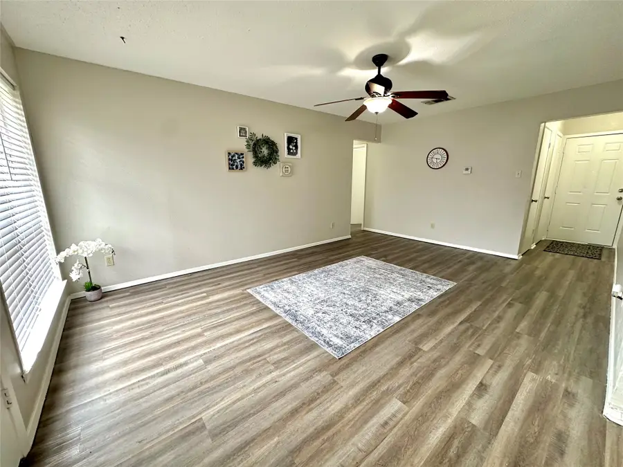 110 Glen Rose Avenue, Cleburne, TX 76033 - #2