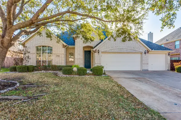 1710 Almond Drive, Mansfield, TX 76063