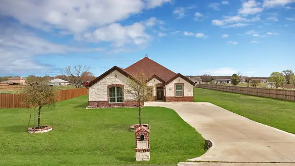 151 Crump Circle, Red Oak, TX 75154