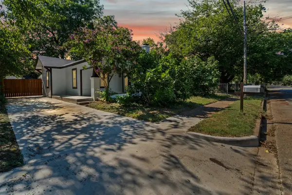 709 N Buffalo Avenue, Cleburne, TX 76033