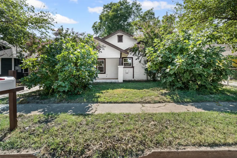 709 N Buffalo Avenue, Cleburne, TX 76033 - #3