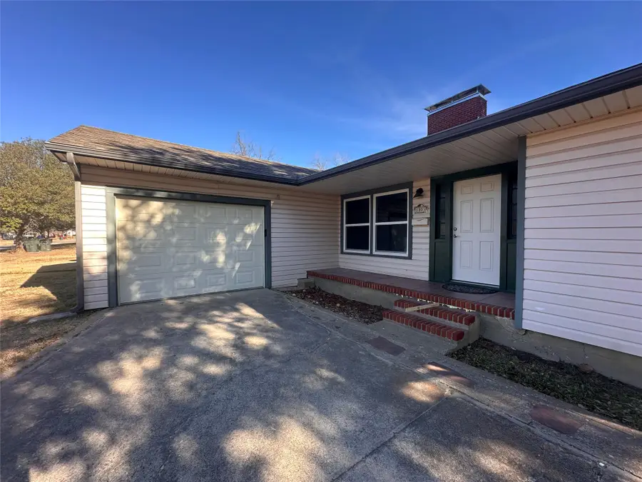 1803 Alexander, Sherman, TX 75092 - #2