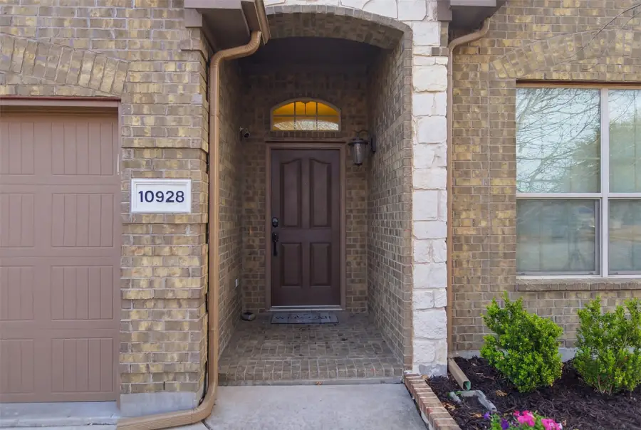 10928 Middleglen Road, Fort Worth, TX 76052 - #2