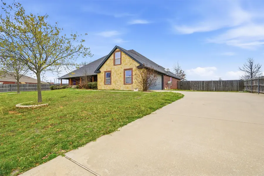 1412 Wedgewood Drive, Cleburne, TX 76033 - #3