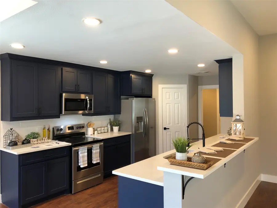 301 E 14th Avenue, Corsicana, TX 75110 - #3