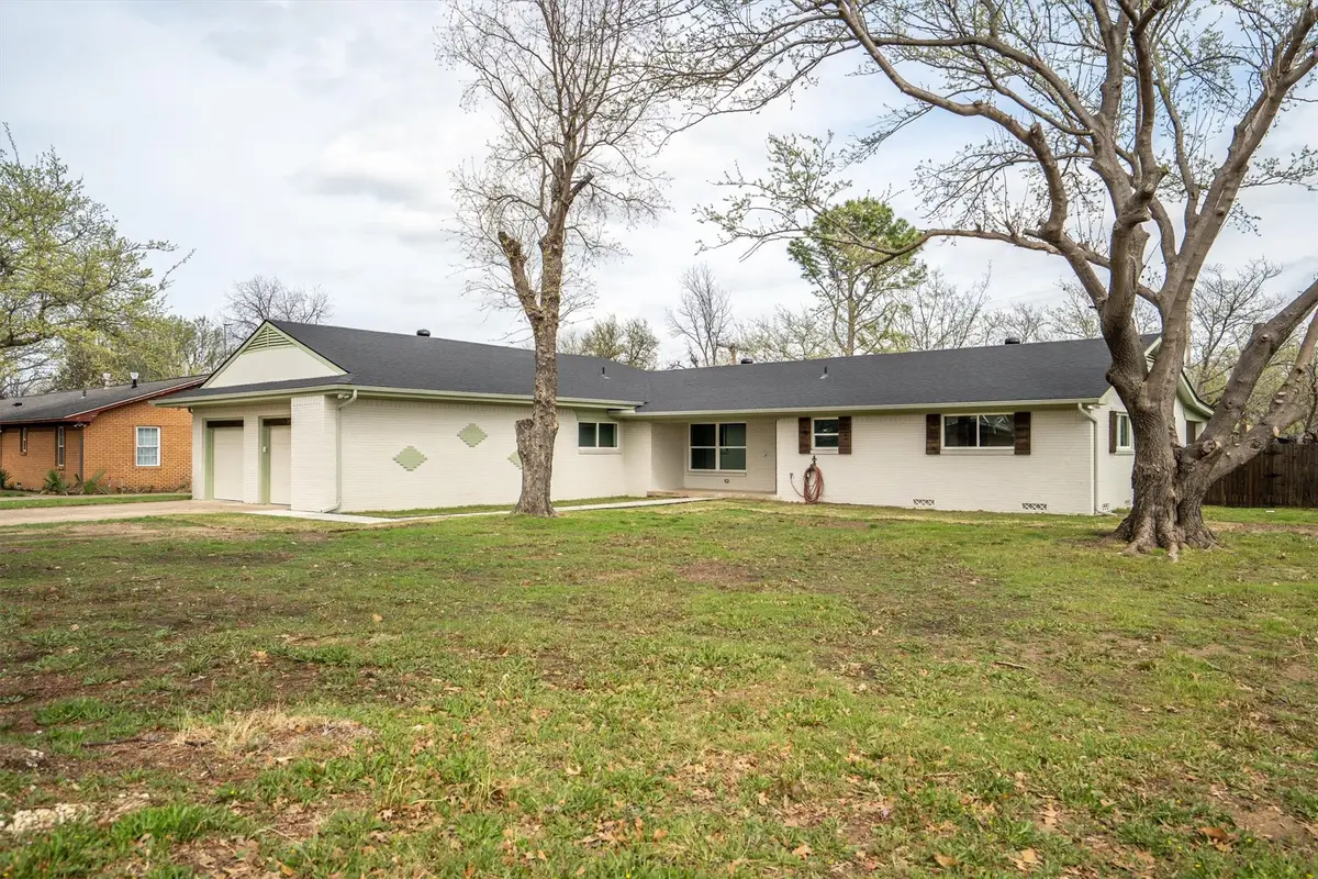 662 Fox Avenue, Lewisville, TX 75057 - #1