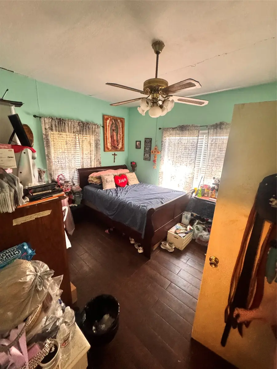 406 S Wilson Street, Kaufman, TX 75142 - #3