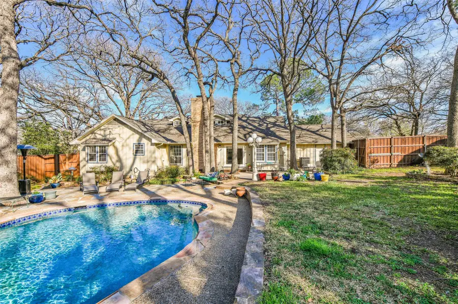 118 Ridgecrest Circle, Denton, TX 76205 - #2