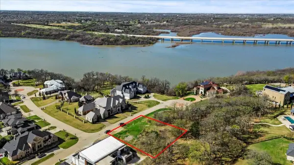 2309 Oak Bluff, Corinth, TX 76210
