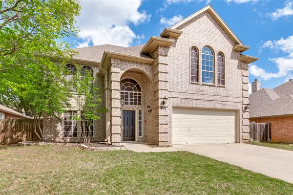 6215 Kingswood Drive, Arlington, TX 76001