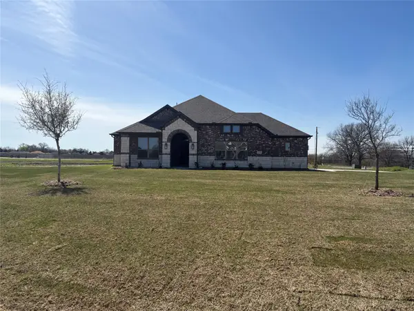 822 Sanders Road, Whitesboro, TX 76273