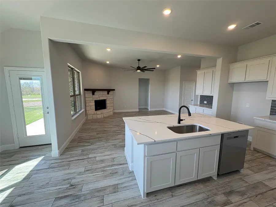 822 Sanders Road, Whitesboro, TX 76273 - #2