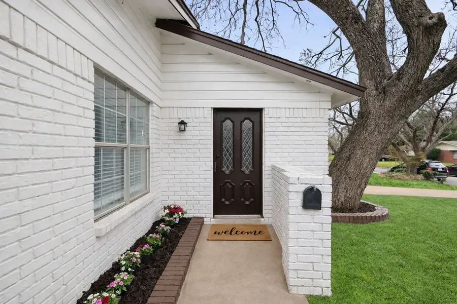 1710 Sylvan Drive, Arlington, TX 76012 - #3