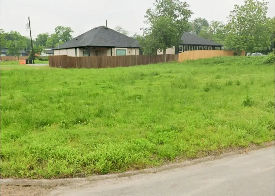 1704 Stuart Street, Greenville, TX 75401 - #2