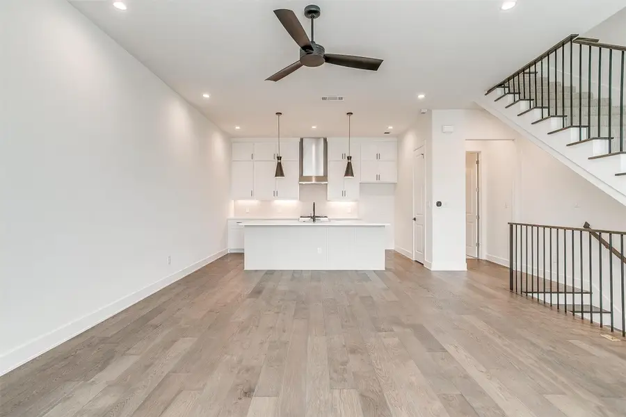 128 S Cooper Street, Arlington, TX 76013 - #2