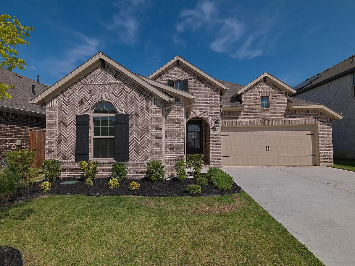 6200 Cobbetts Pond Lane, Fort Worth, TX 76179 - #1