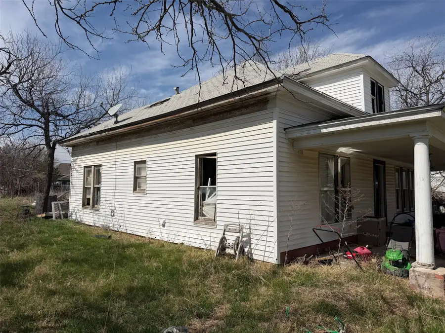 324 Vine Street, Baird, TX 79504 - #2