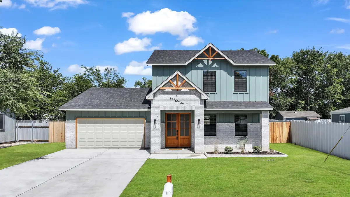 919 SW 3rd Avenue, Mineral Wells, TX 76067 - #1