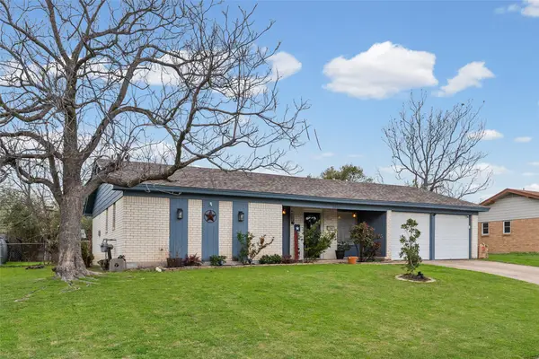 3900 Cresthill Road, Benbrook, TX 76116