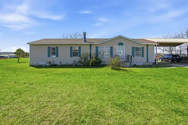 9121 Montana Street, Joshua, TX 76058