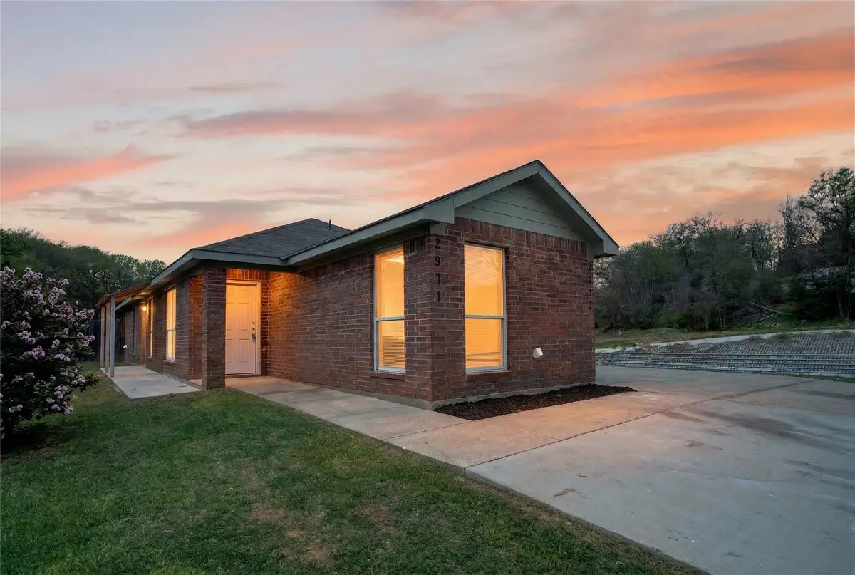 2971 Loving Avenue, Fort Worth, TX 76106 - #1