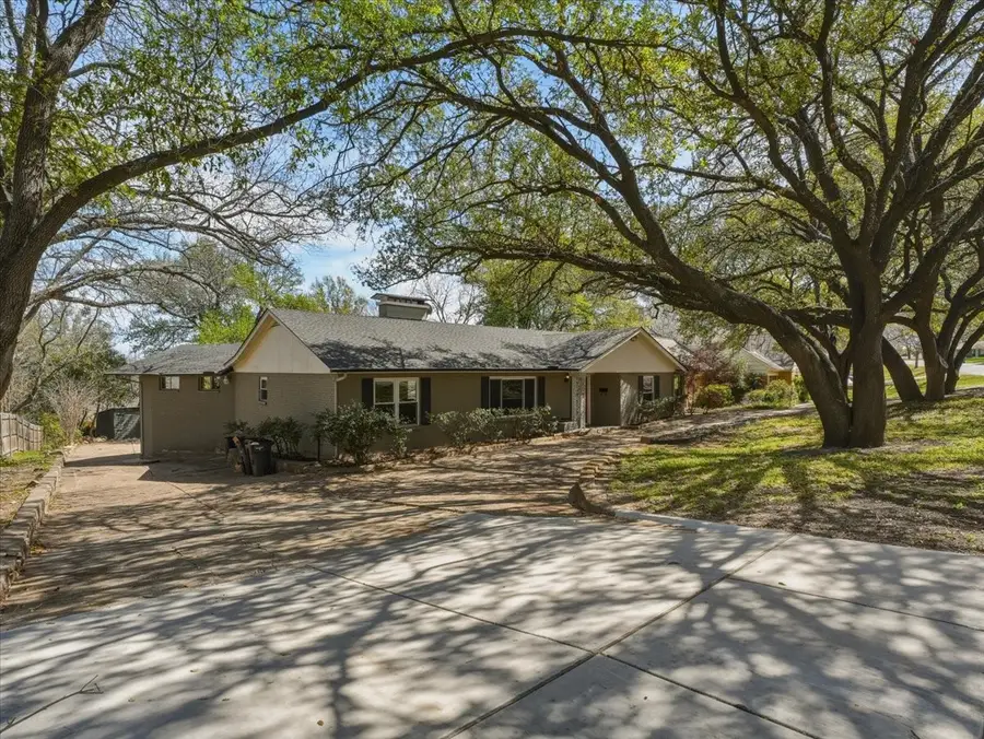 3863 Clayton Road E, Fort Worth, TX 76116 - #2