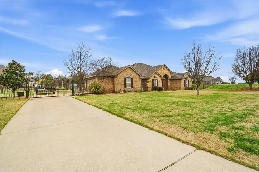 4008 Glenwood Drive, Joshua, TX 76058 - #3