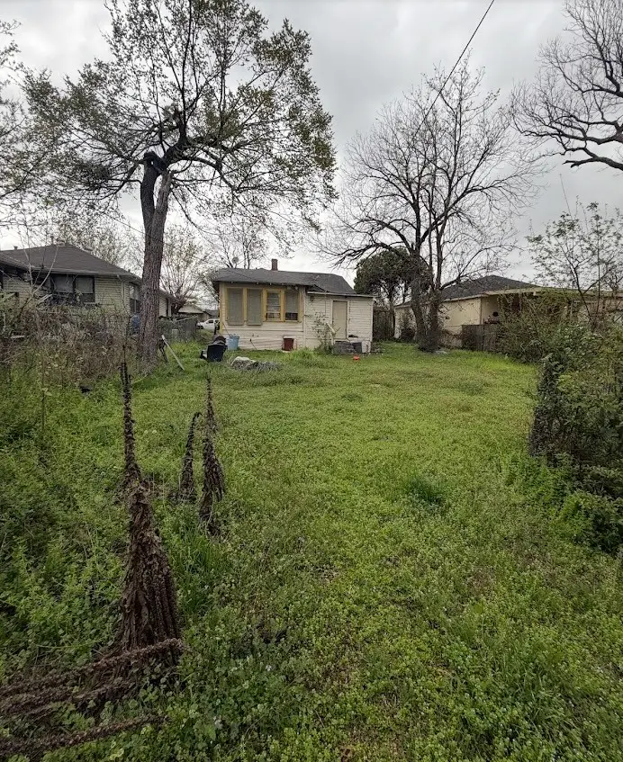 1306 E Waco Avenue, Dallas, TX 75216 - #2