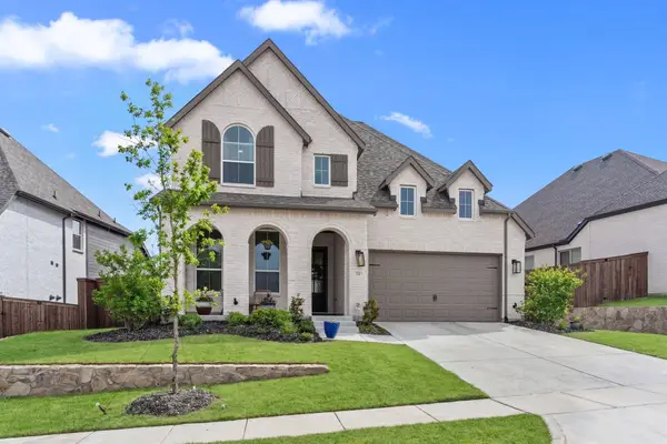 1748 Boxwood Row Drive, Aubrey, TX 76227